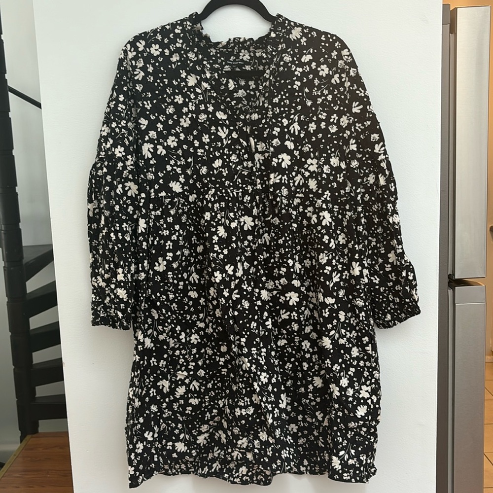 Shift Dress with sleeves! - Worn once